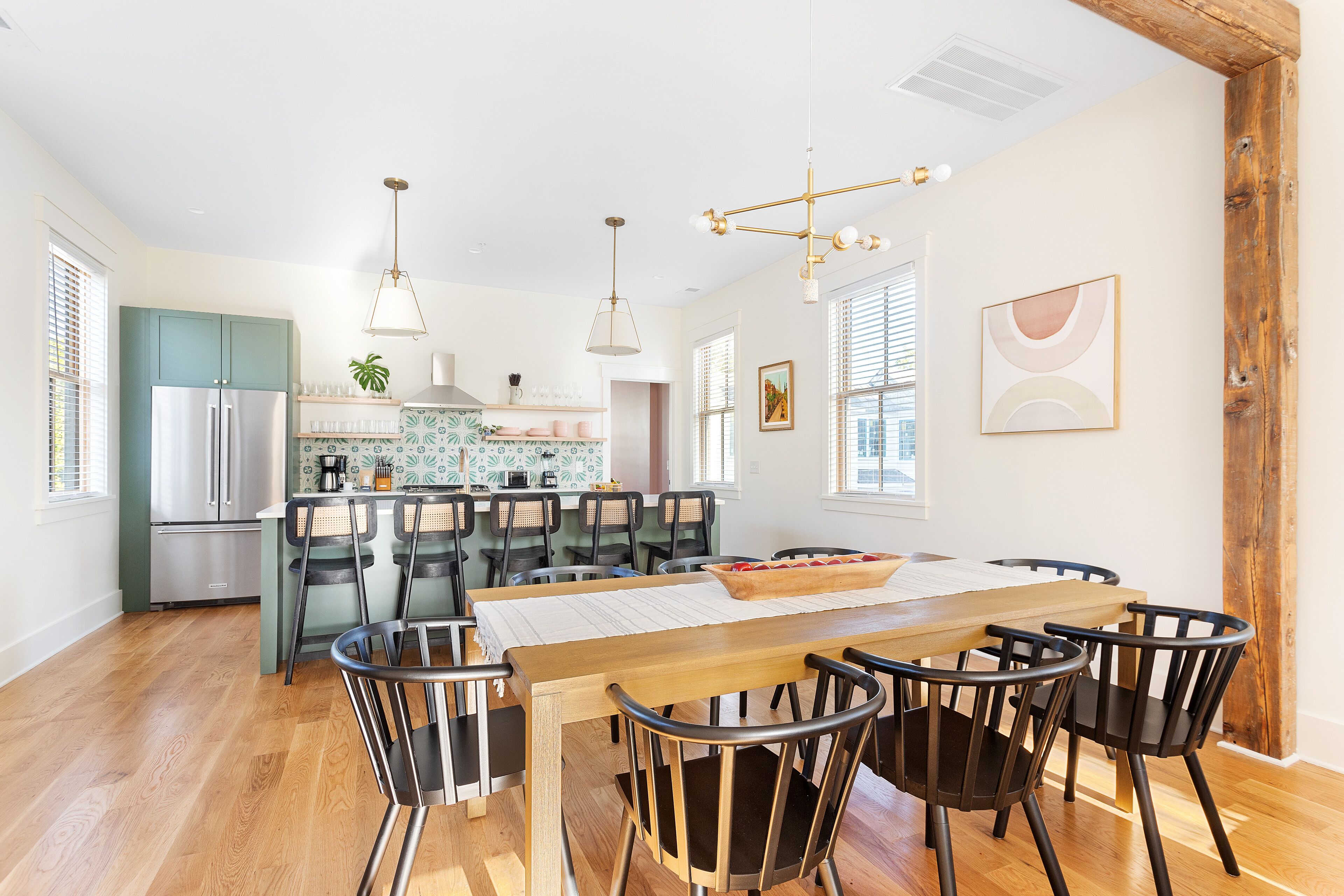 Saint Helena | Walk 2 Min. to King St. Restaurants