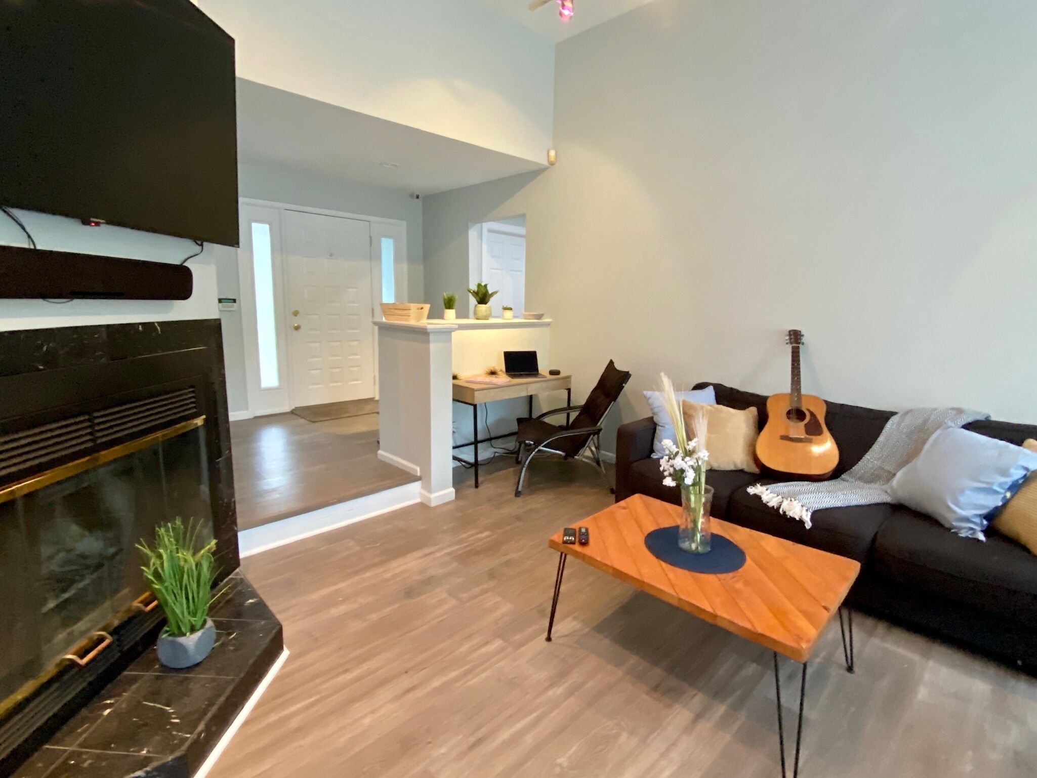 By NYC & Hamptons!  Private Hot Tub, Pool Table - AMENITIES!