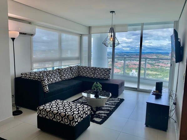 Een televisie en een kantoor