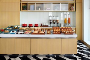 Daily buffet breakfast for a fee - Crowne Plaza Jeddah Al Salam by IHG (Jeddah)