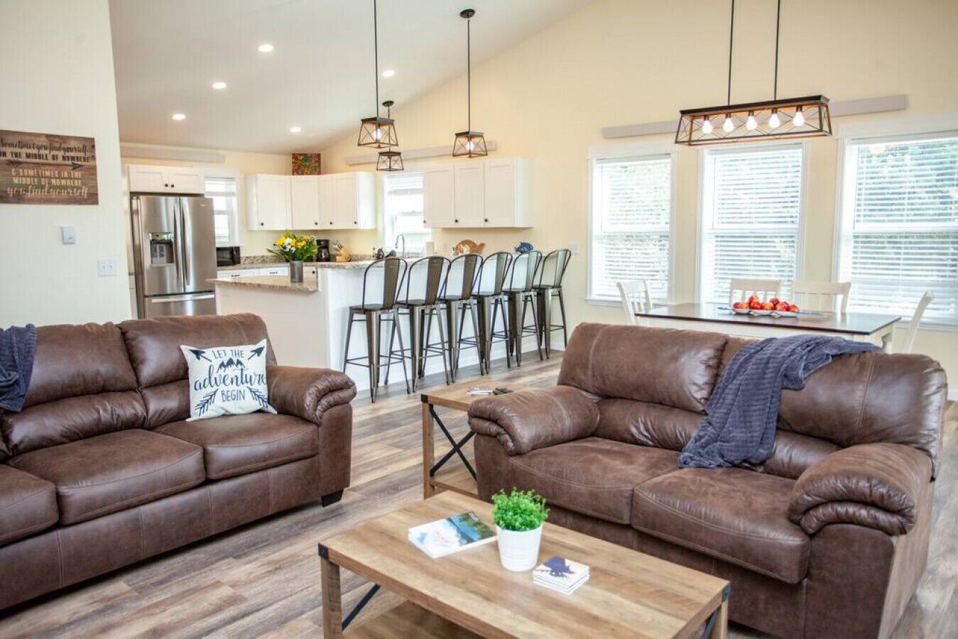 Evergreen Lane Getaway · Views of the river from the large porch