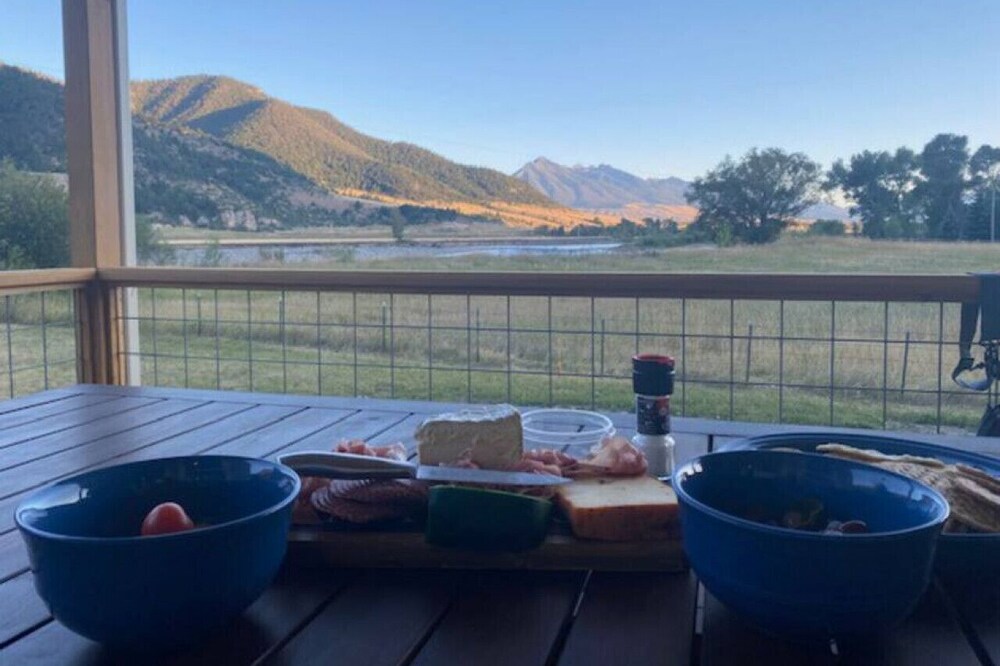 Evergreen Lane Getaway · Views of the river from the large porch