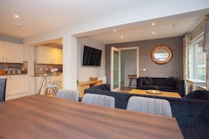 Interior - Luxury lodge with hot tub  (Taynuilt)