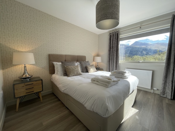 4 bedrooms, iron/ironing board, travel crib, free WiFi