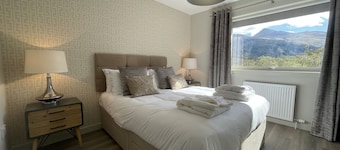 Luxury lodge with hot tub