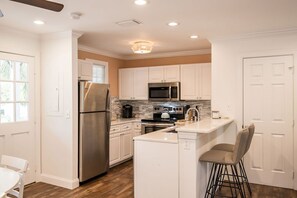 Fridge, microwave, oven, stovetop - Fairway Villa w/ Private Pool  (Key West)