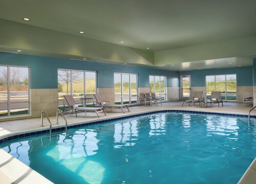 Holiday Inn Express & Suites Lockport by IHG
