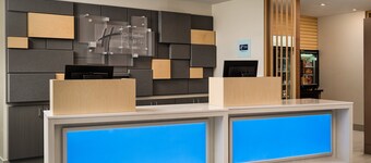 Holiday Inn Express & Suites Lockport by IHG