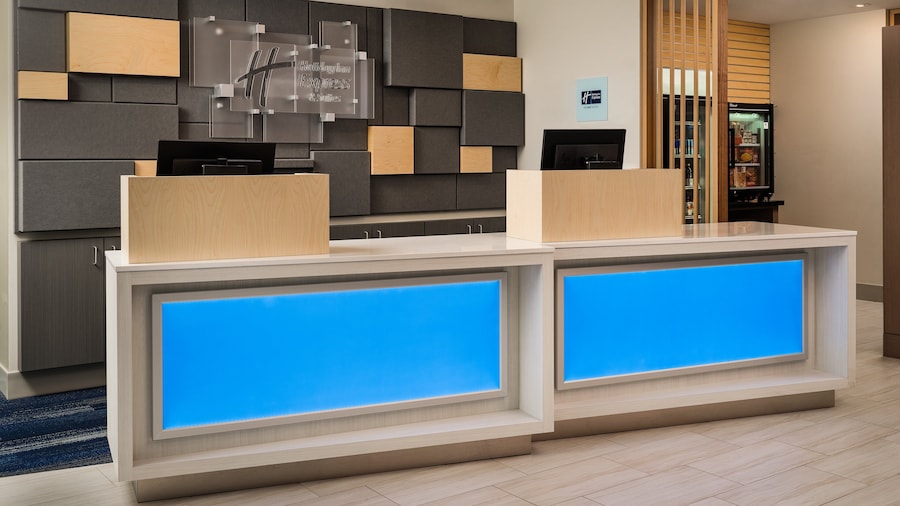 Holiday Inn Express & Suites Lockport by IHG
