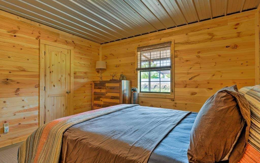 Wander Inn Lodge New Construction Minutes from Mountain Fork River