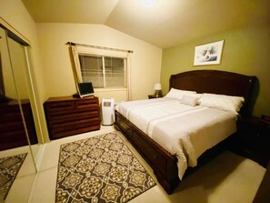 3 bedrooms, iron/ironing board, WiFi, bed sheets - Icicle Ridge Suite - Steps away from adventure- Pet Friendly (Leavenworth)