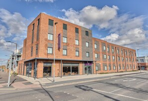 Exterior - Premier Inn Hereford City Centre - Old Market (Hereford)