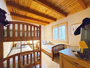 3 chambres, fer et planche à repasser, Wi-Fi, literie fournie