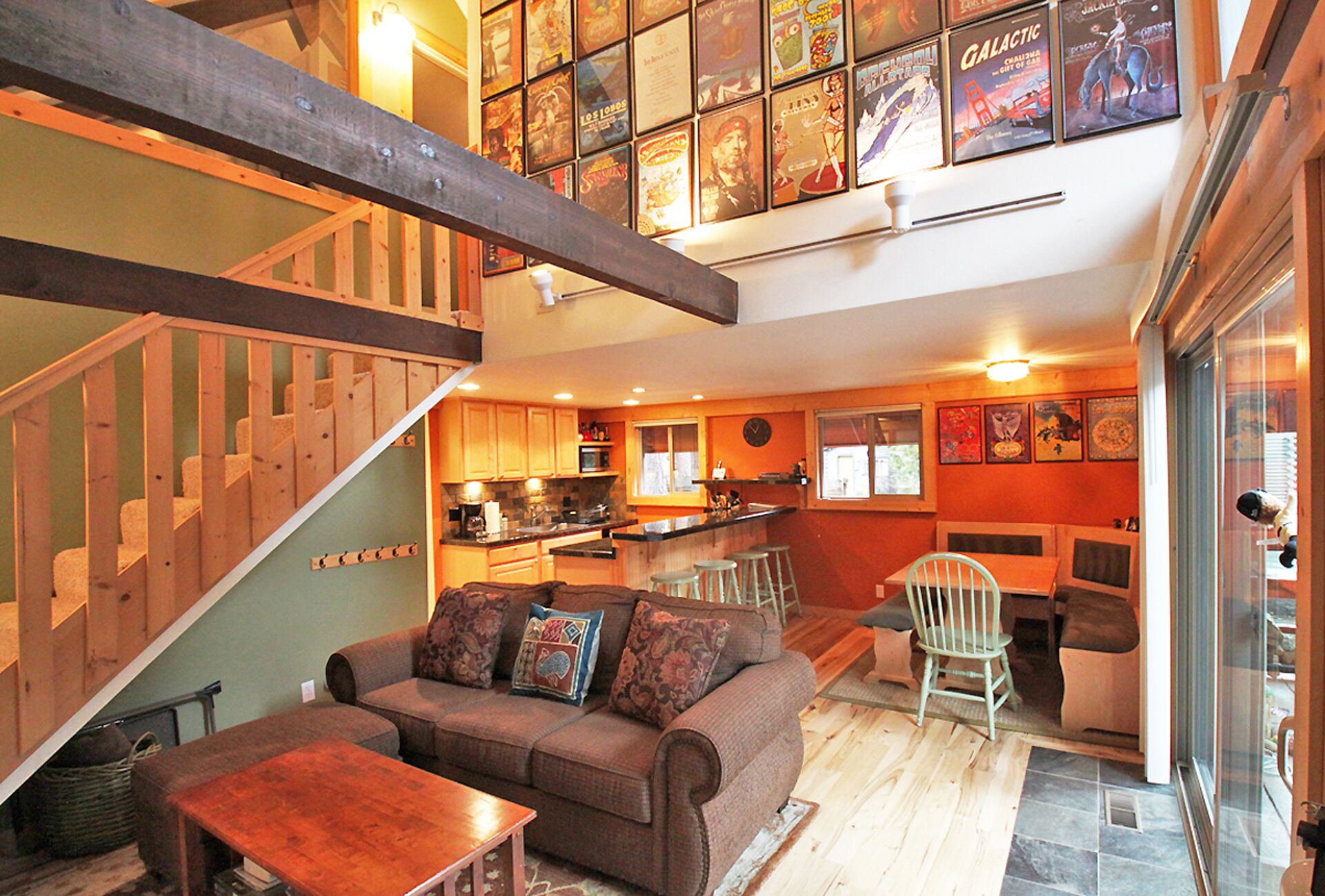 The Fillmore in Tahoe Park ~ Walking Distance to Lake! Hot Tub!