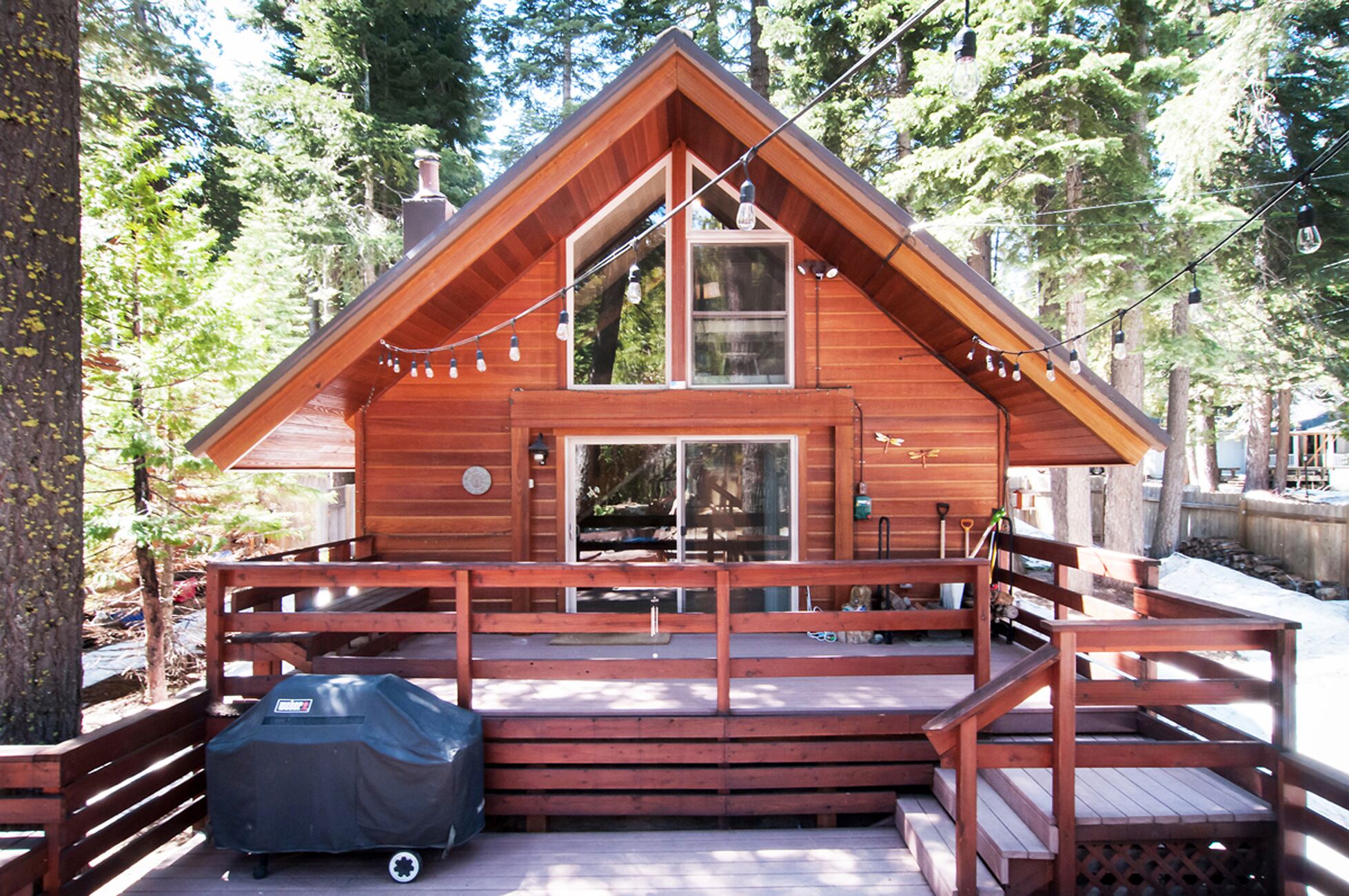 The Fillmore in Tahoe Park ~ Walking Distance to Lake! Hot Tub!