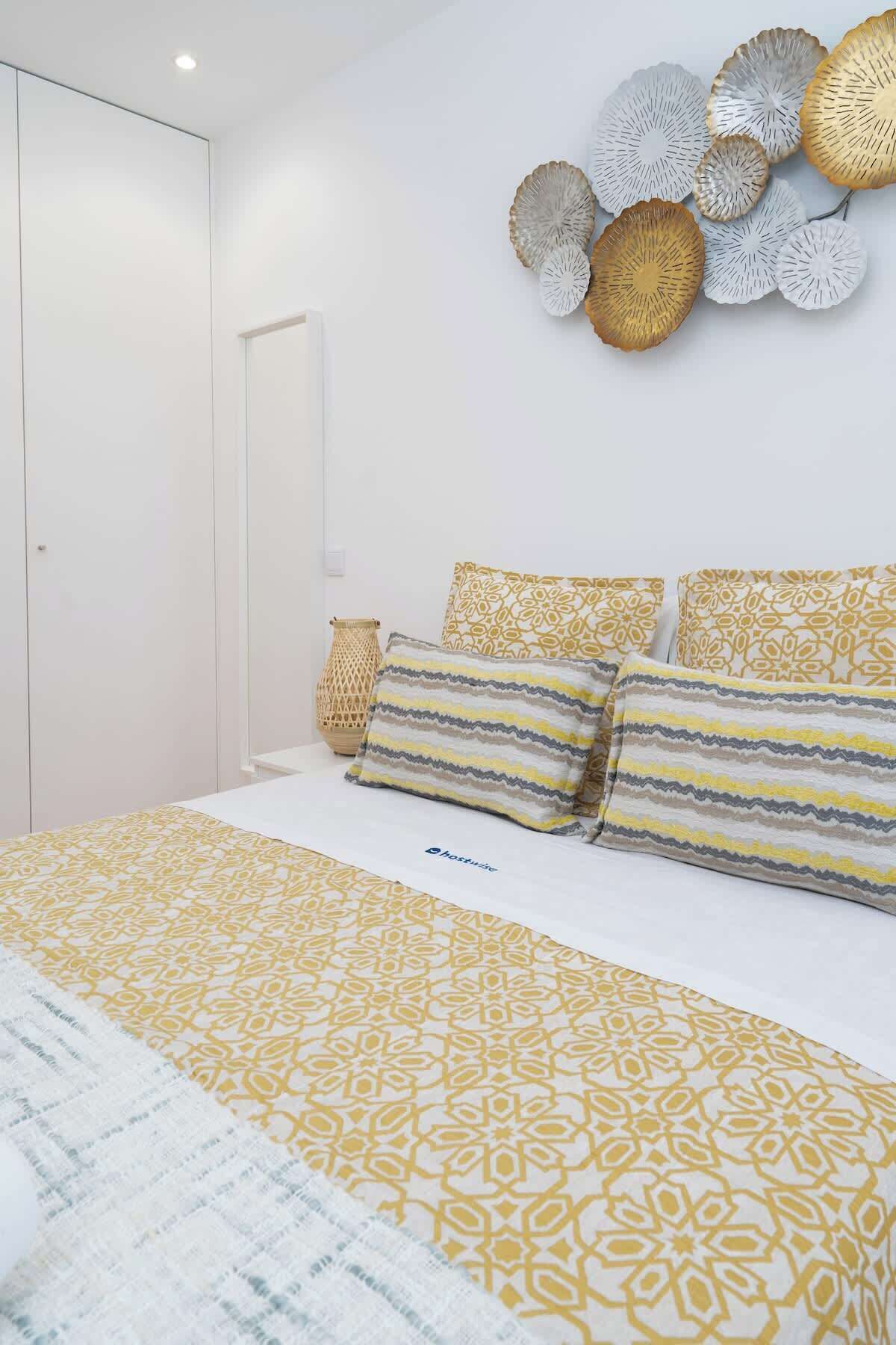 3 chambres, fer et planche à repasser, Wi-Fi, draps fournis