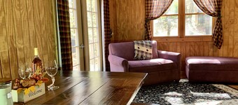 The Craft House - Cutest little Cabin you ever did see!!!