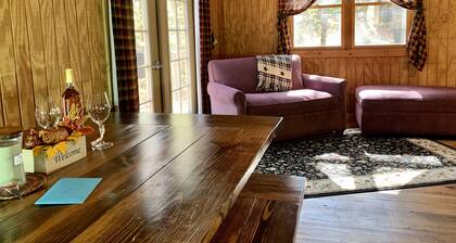 The Craft House - Cutest little Cabin you ever did see!!!