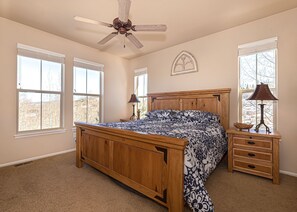 3 soverom, strykejern/-brett, reiseseng for barn og wi-fi