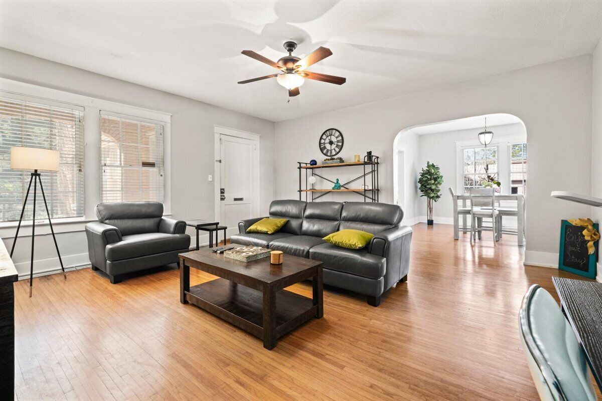 APD | Lillie's Pad 🌺 2bed ask me abt our specials!<br>