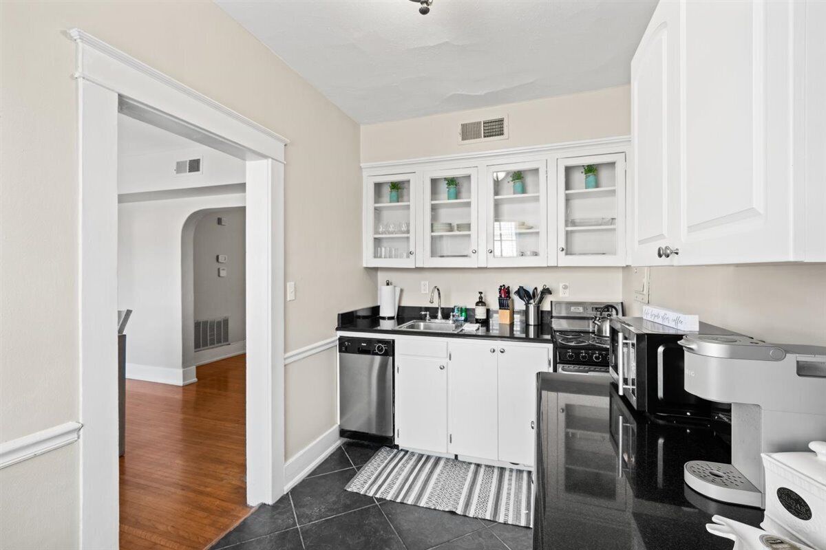 APD | Lillie's Pad 🌺 2bed ask me abt our specials!<br>