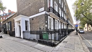 A street view with a building labeled "Loxham Street WC1" and "Arcy Square W1".