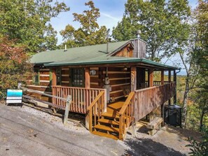 Exterior - View! Cozy, Private, Fireplace, Hot Tub (Sevierville)