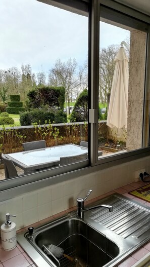 Interior - 3* STUDIO IDEAL FOR CURISTS, 30M2 TERRACE, MAGNIFICENT VIEW (Vichy)