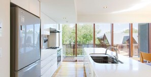 Fridge, microwave, oven, stovetop - Luxury 3 Bed Ski Chalet in Prime Location, Niseko Chalet 1001 (Niseko)