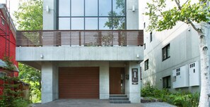 Exterior detail - Luxury 3 Bed Ski Chalet in Prime Location, Niseko Chalet 1001 (Niseko)