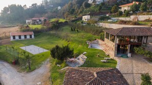 Property grounds - Complete apartment in a country estate (Braga)