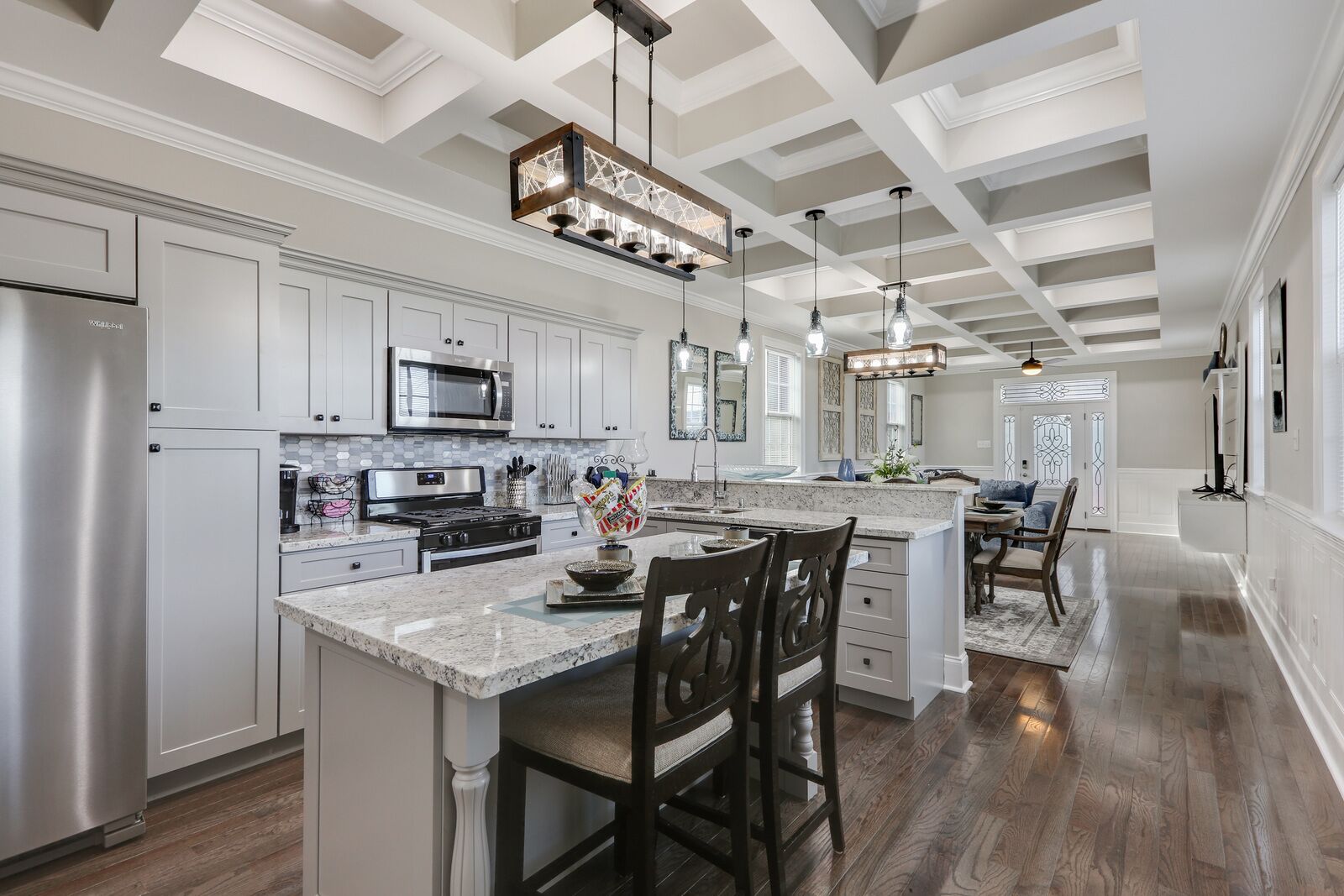 冰箱、微波炉、烤箱、炉灶