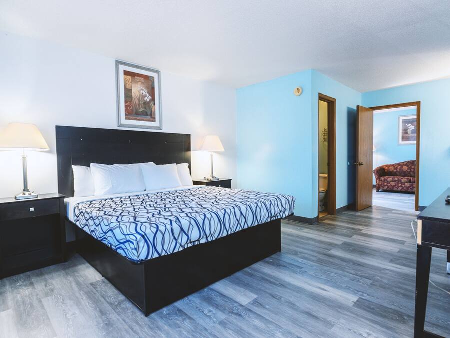 Schreibtisch, laptopgeeigneter Arbeitsplatz, Verdunkelungsvorhänge