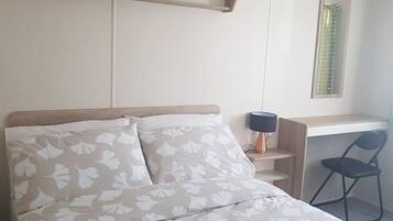 2 chambres, bureau, Wi-Fi gratuit, draps fournis