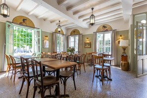 Dining - Hotel Le Relais De Poste (Arles)