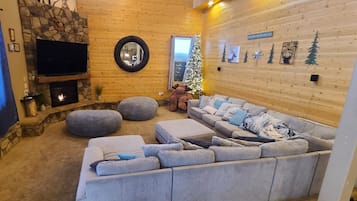 Smart-TV, peis, videospill og fotballspill