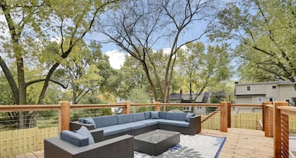 ★Upscale Home★Best Deck/Patio in KC★DreamLux Beds★Gated Driveway★