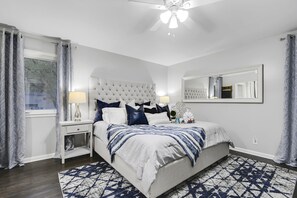 5 bedrooms, desk, iron/ironing board, travel crib