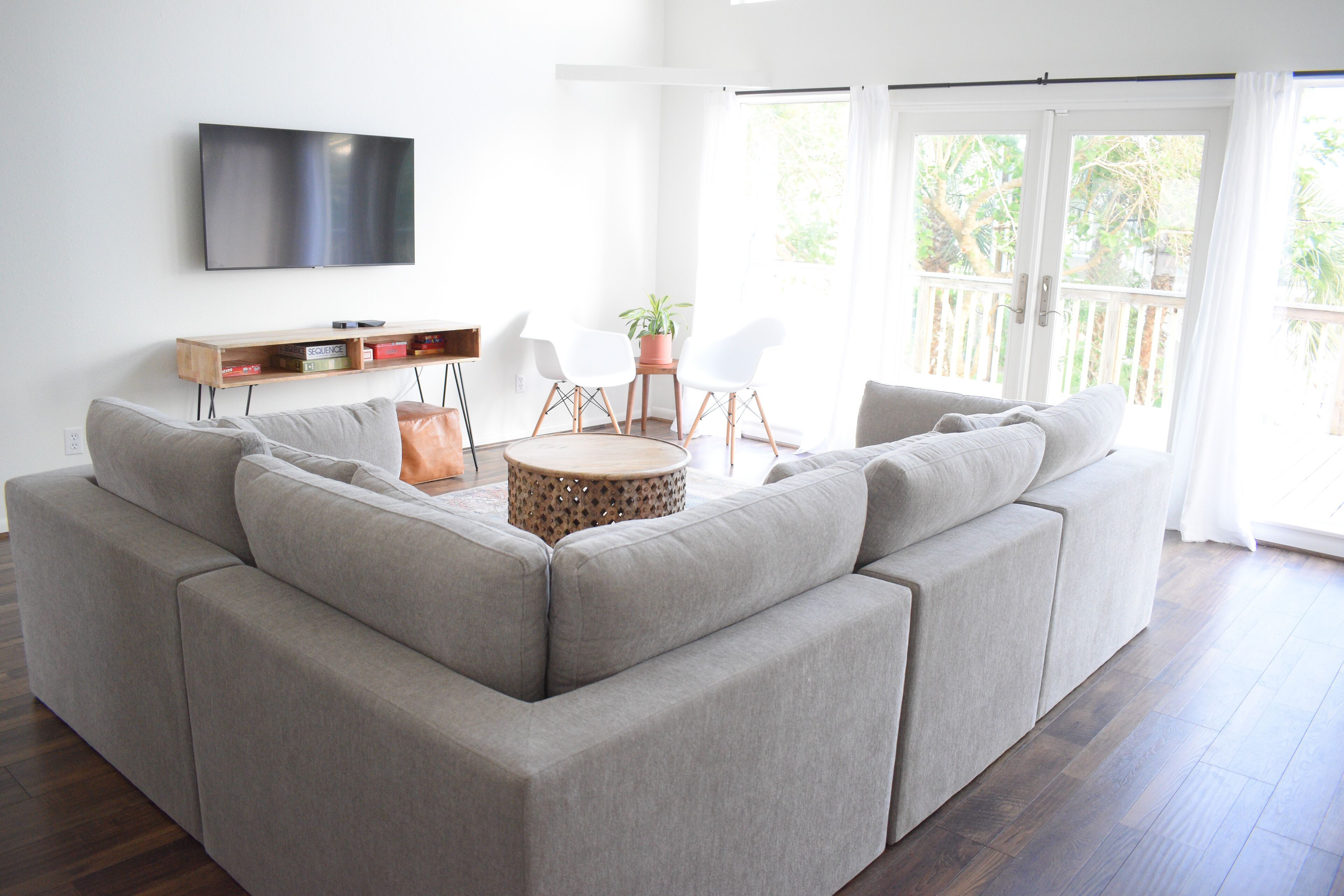 Modern Pirates' Beach Bungalow - 5 Minute Walk to Beach