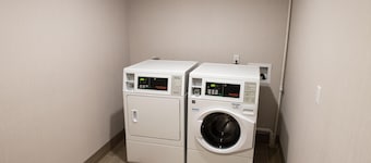 Holiday Inn Express And Suites Warsaw E Center