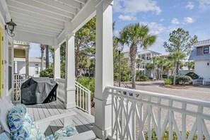 Property grounds - Pet-Friendly Paradise—Walk to Stunning Lagoon Pool & Explore 30A on Beach Bikes (Seacrest Beach)