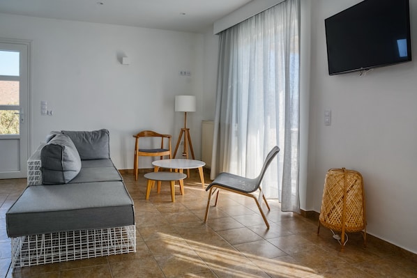 Living room | TV - Pharos Apartments (Andros)