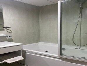 Bathroom - Hotel Des Beaux Arts (Algiers)
