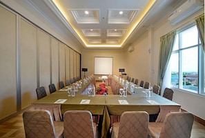 Khu phòng họp