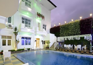 Outdoor pool