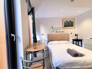 Exclusive Double Room - Double Room with Balcony - 3b (London)