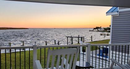 The Seashell Shack - Waterfront Tiny House on Back Bay