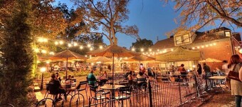 Luxurious couples retreat just steps from Historic Main Street in St. Charles!