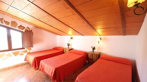 9 Schlafzimmer, Bügeleisen/Bügelbrett, Reisekinderbett, WLAN