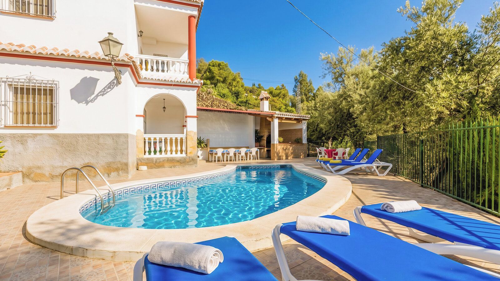 Parador de los Olivos Sayalonga by Ruralidays